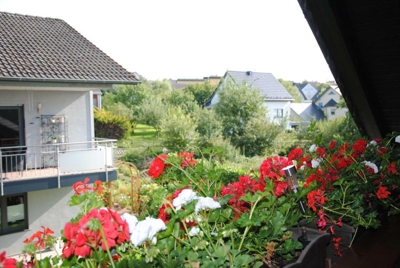 Ferienwohnung Rosengarten Osburg Exterior foto